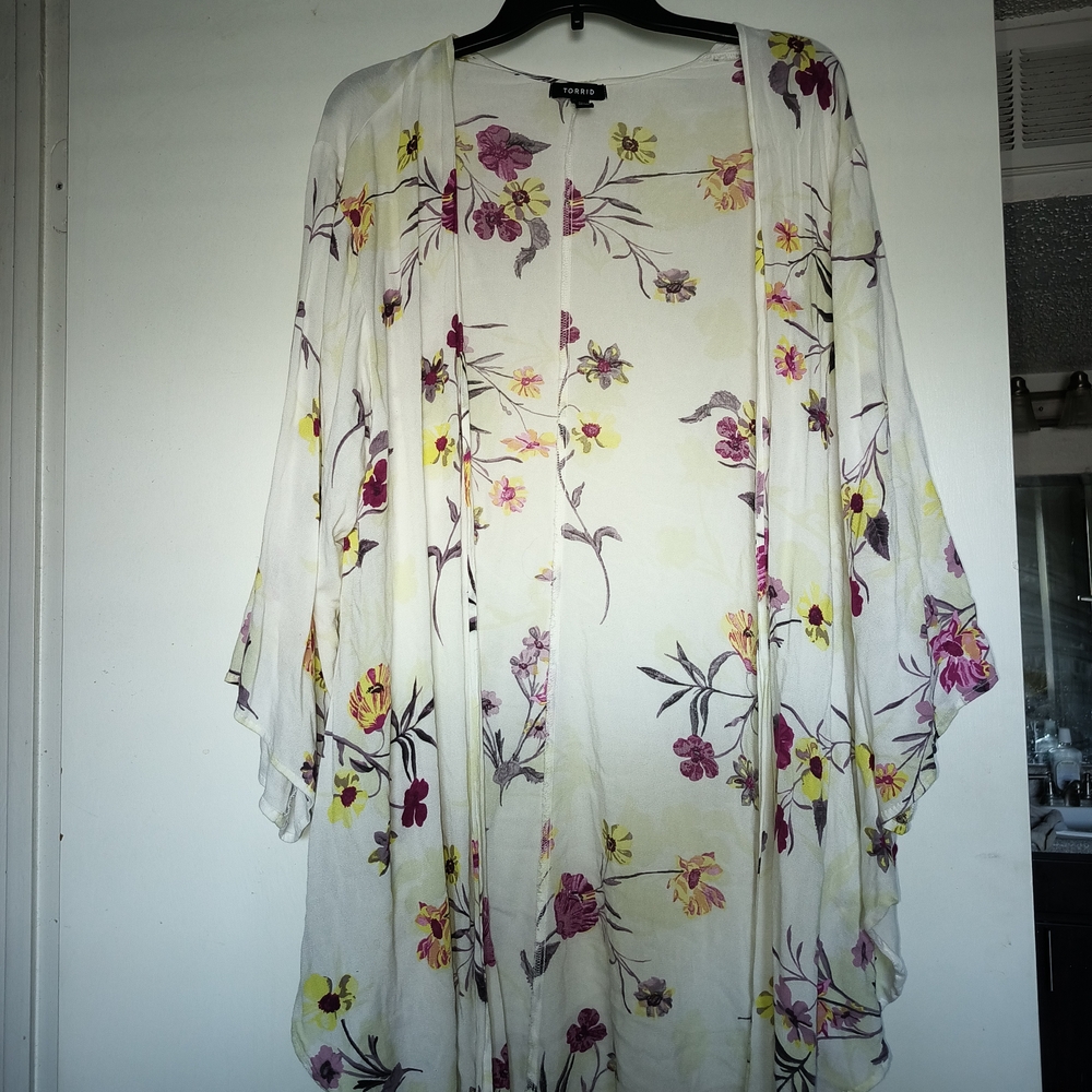 Torrid Size 1/2 Floral Kimono Cardigan
